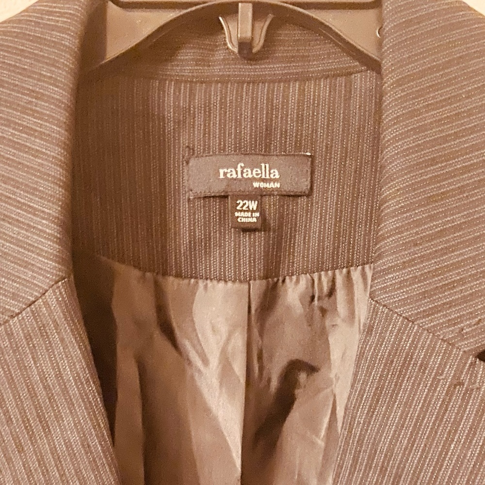 RAFAELLA Black Pinstripe Vertical Lines Notched Collar Button Lined Blazer - Picture 4 of 7